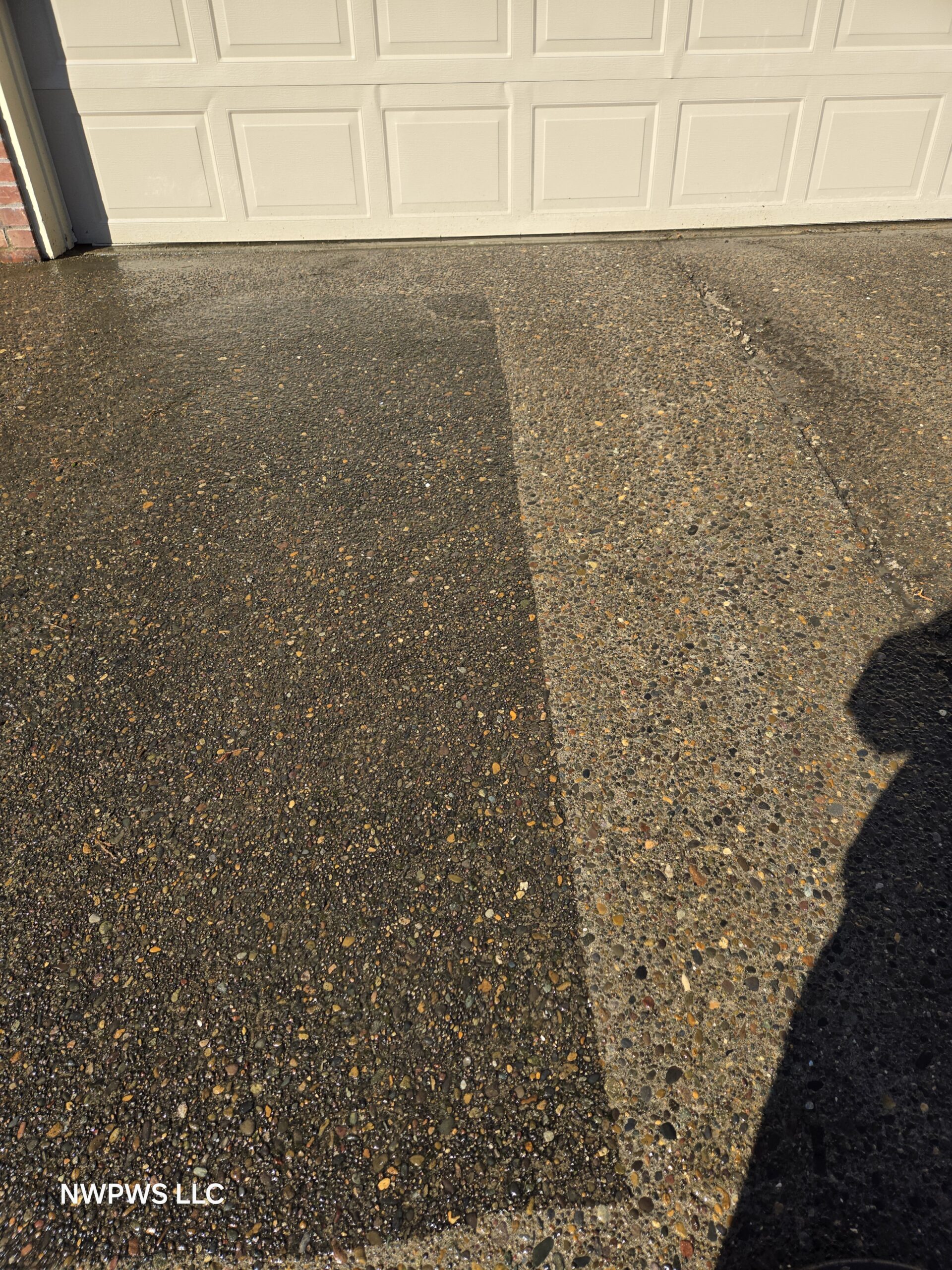 Tigard Pressure Washing Before and After driveway pressure washing