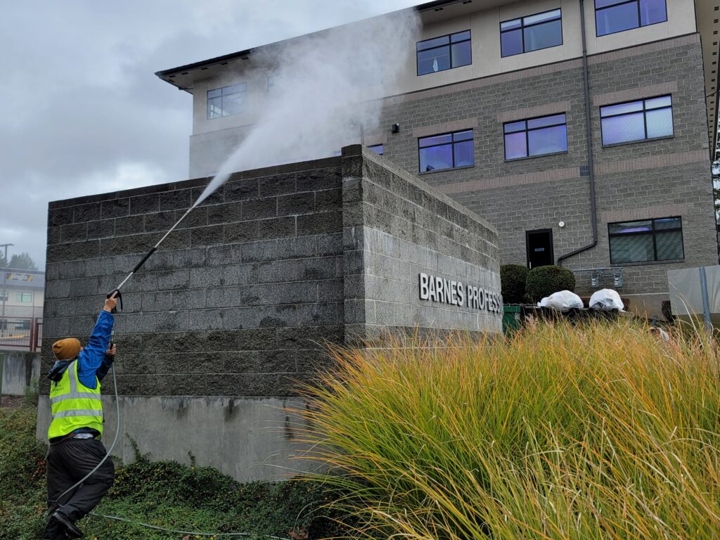 Commercial Pressure washing. Commercial Building Wash Richmond Va