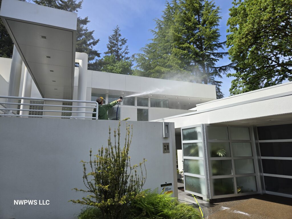 House Washing Residential soft washing technicain
